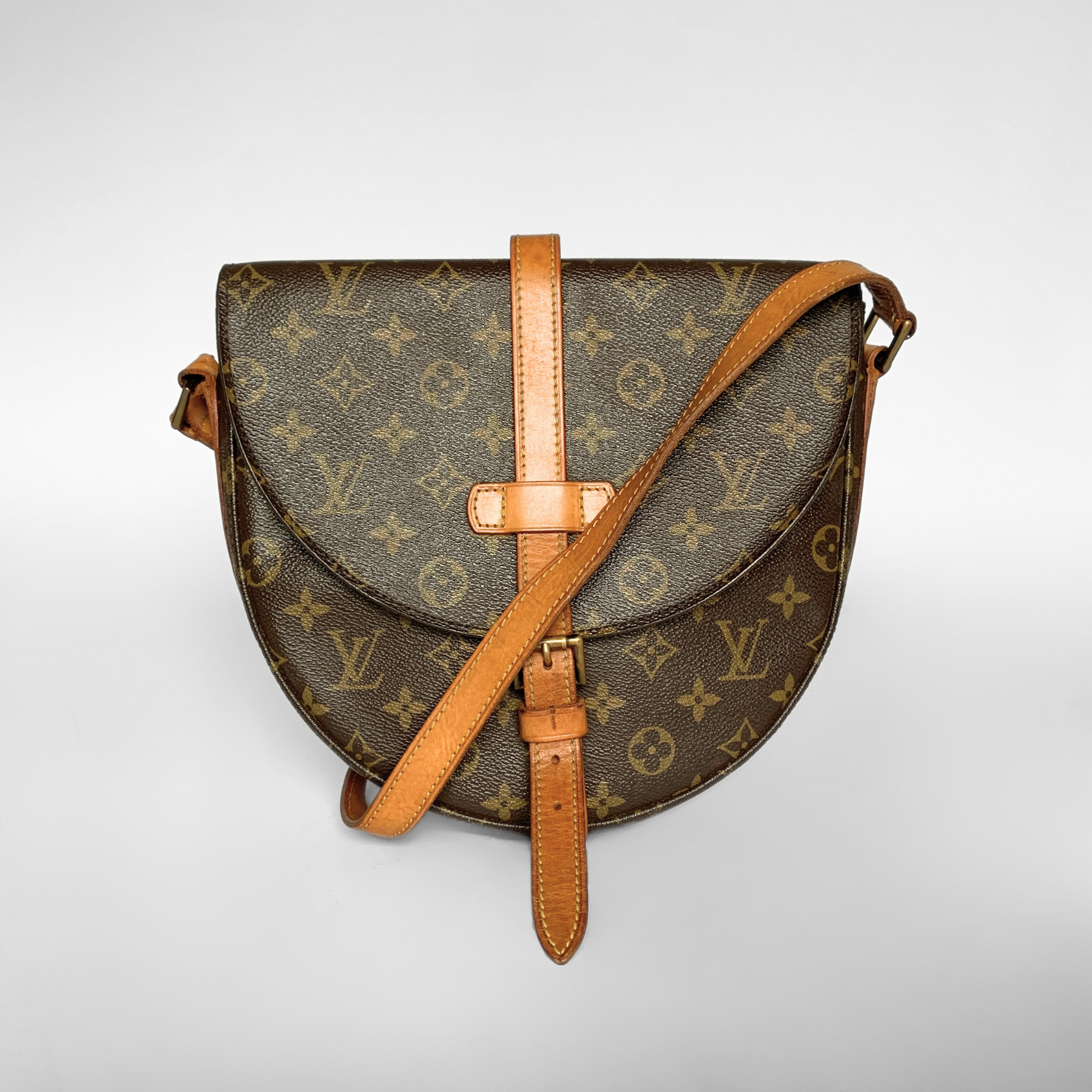 Louis Vuitton Louis Vuitton Chantilly GM in Monogram Canvas - Crossbody bags - Etoile Luxury Vintage