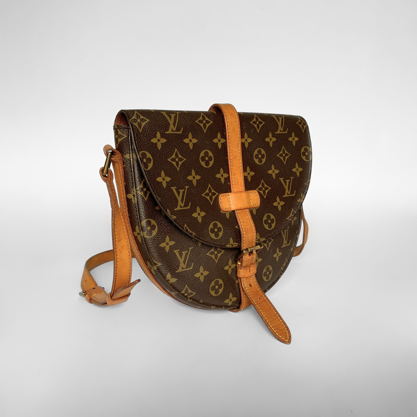 Louis Vuitton Louis Vuitton Chantilly GM in Monogram Canvas - Crossbody bags - Etoile Luxury Vintage