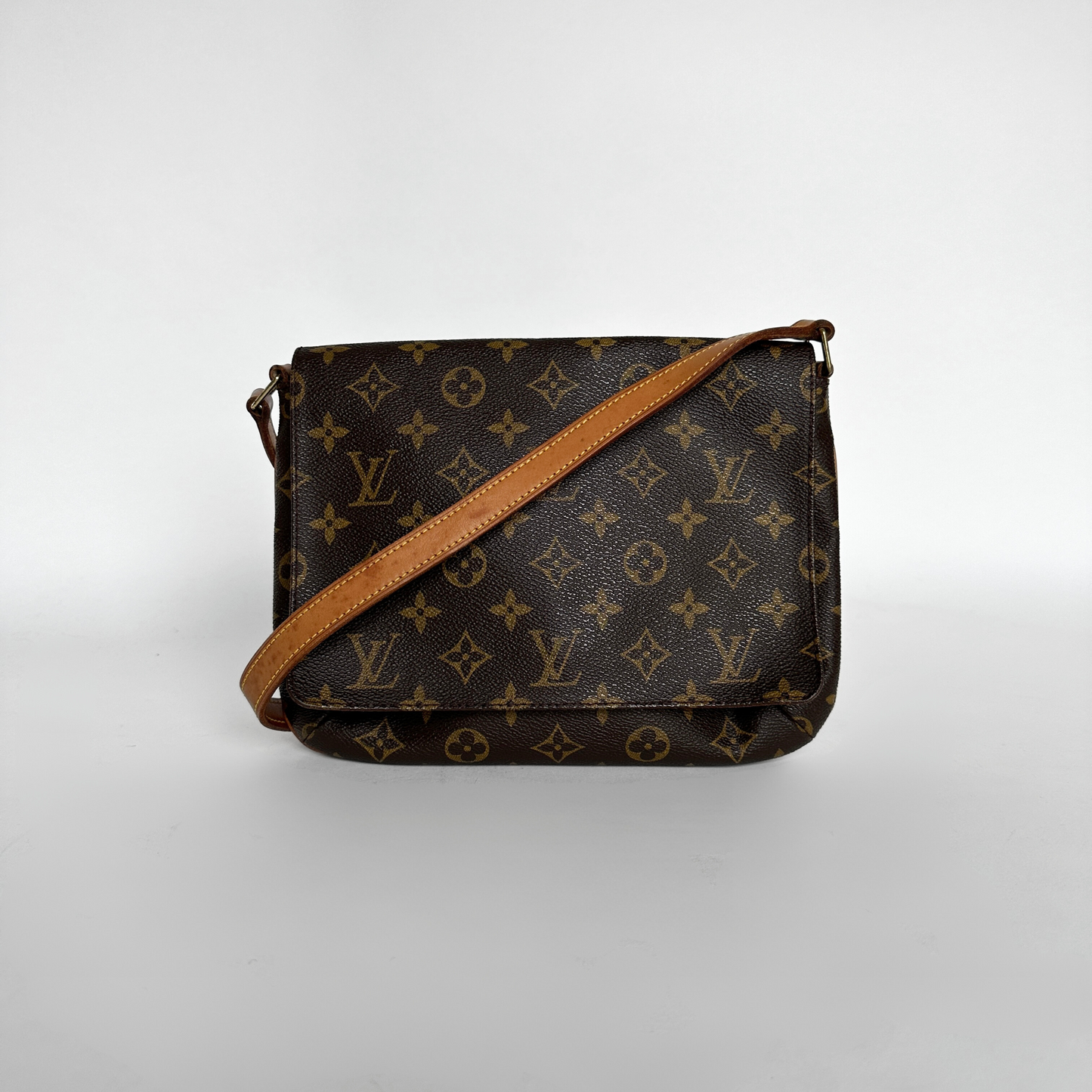 Louis Vuitton Louis Vuitton Musette Monogram Canvas - Shoulder bags - Etoile Luxury Vintage