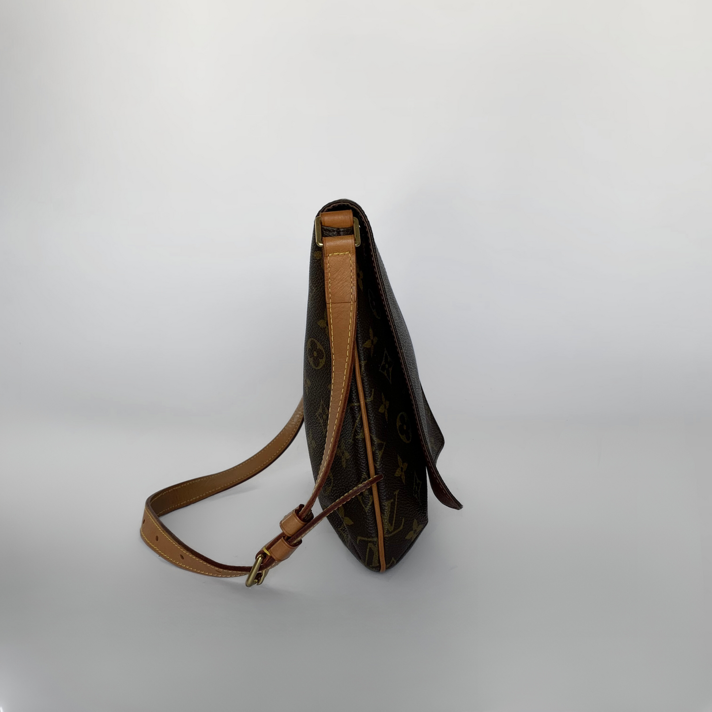 Louis Vuitton Louis Vuitton Musette Tango Monogram Canvas - Shoulder bags - Etoile Luxury Vintage