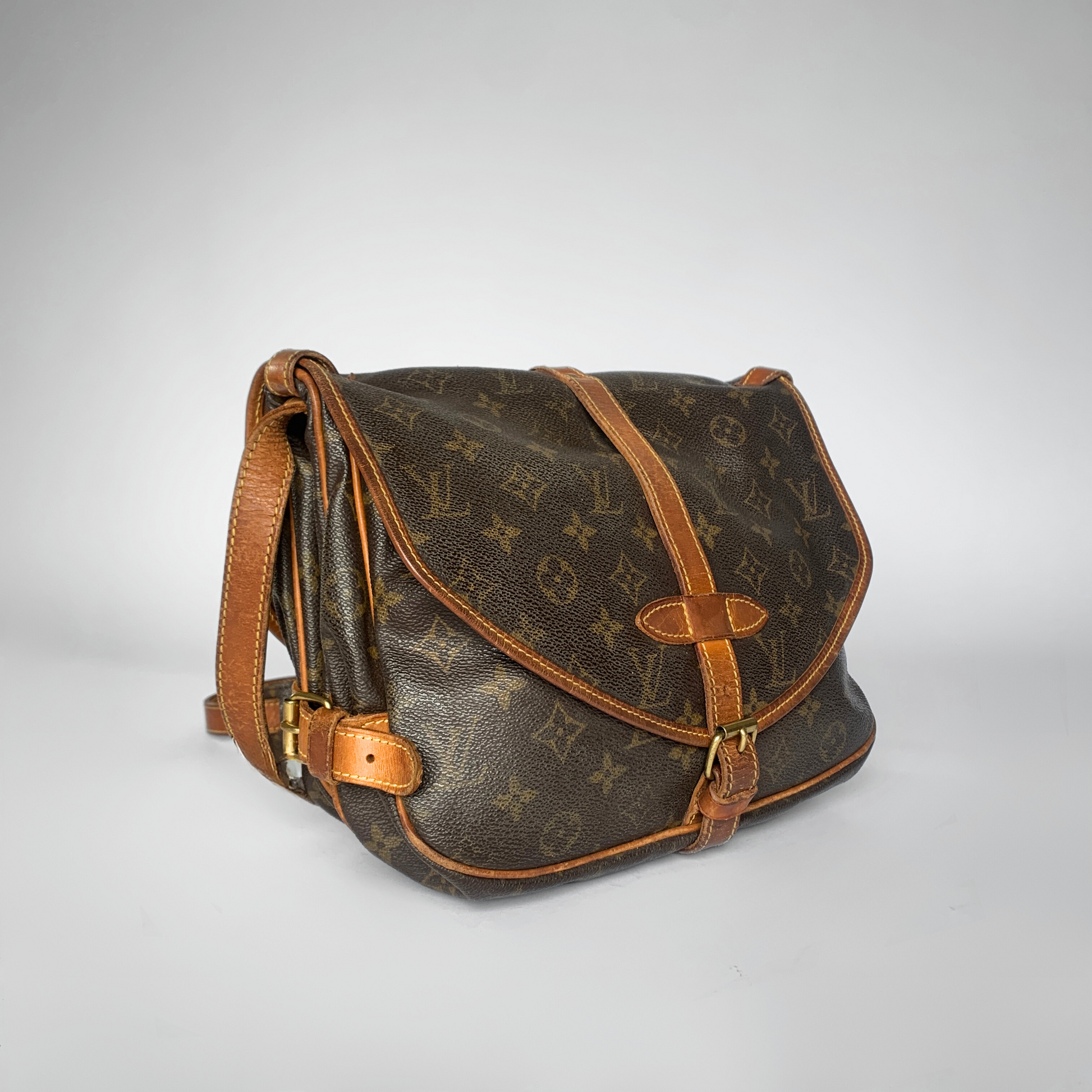 Louis Vuitton Louis Vuitton Saumur 30 Monogram Canvas - Crossbody bags - Etoile Luxury Vintage