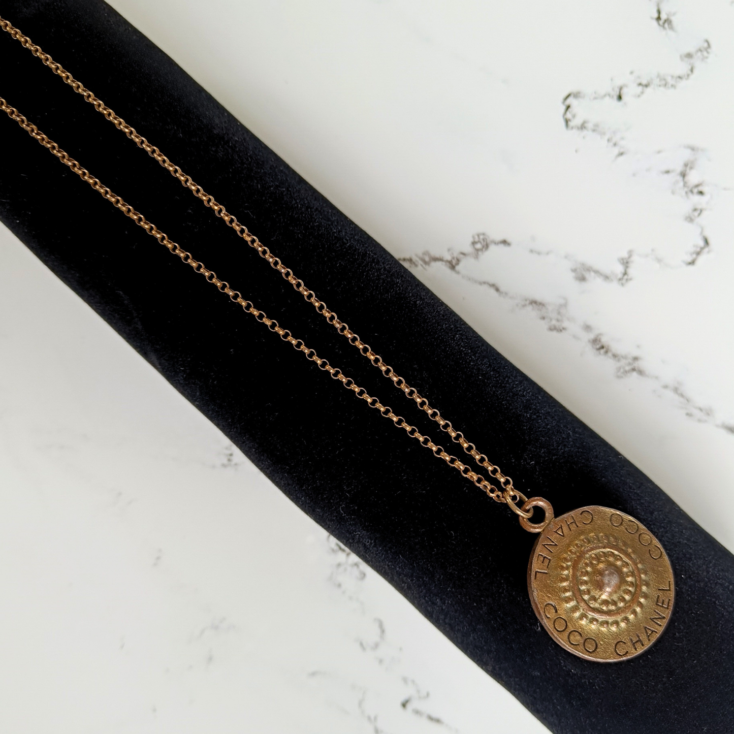 Chanel Chanel Coin Necklace Gold Plated - Necklaces - Etoile Luxury Vintage