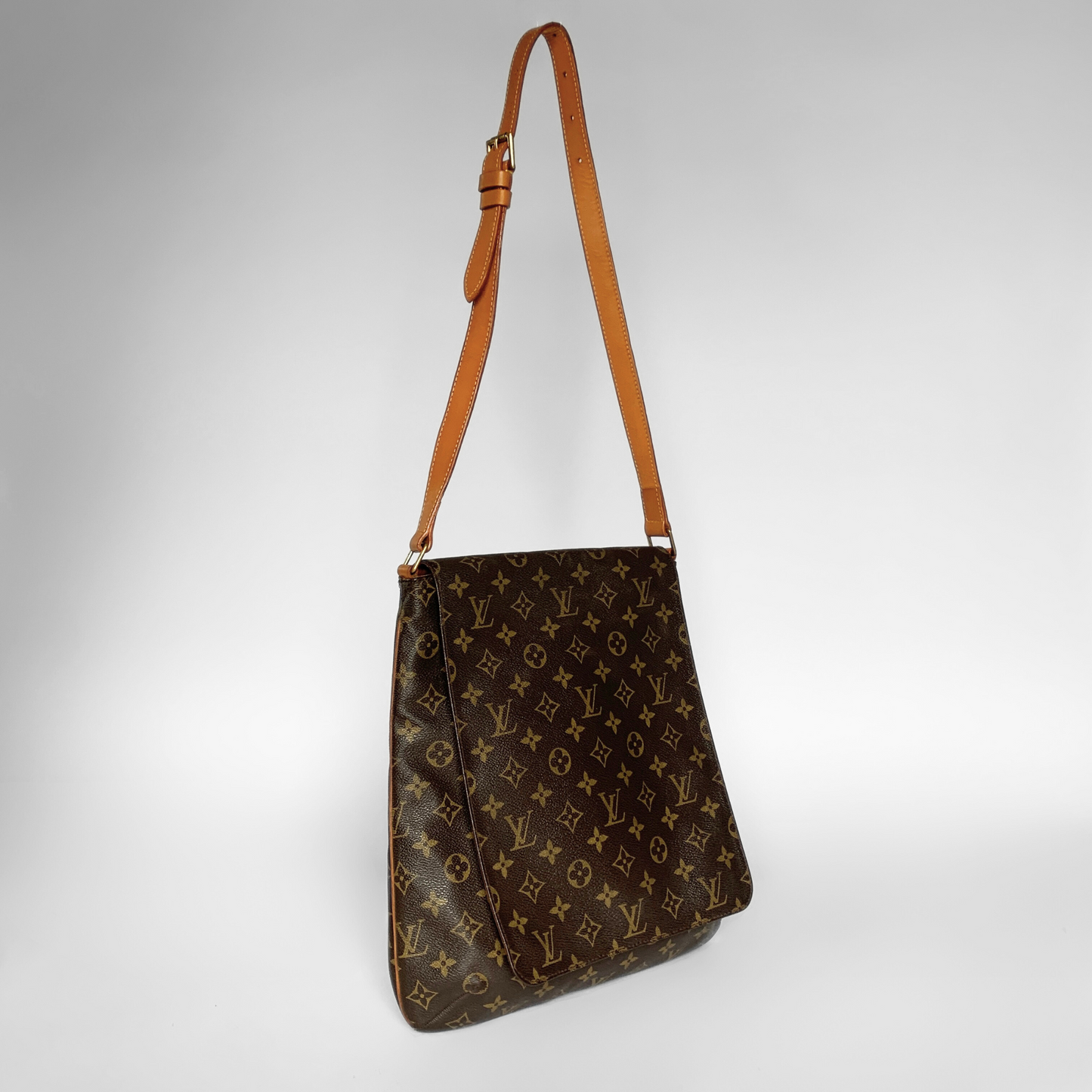 Louis Vuitton Louis Vuitton Musette Tango Monogram Canvas - Shoulder bags - Etoile Luxury Vintage