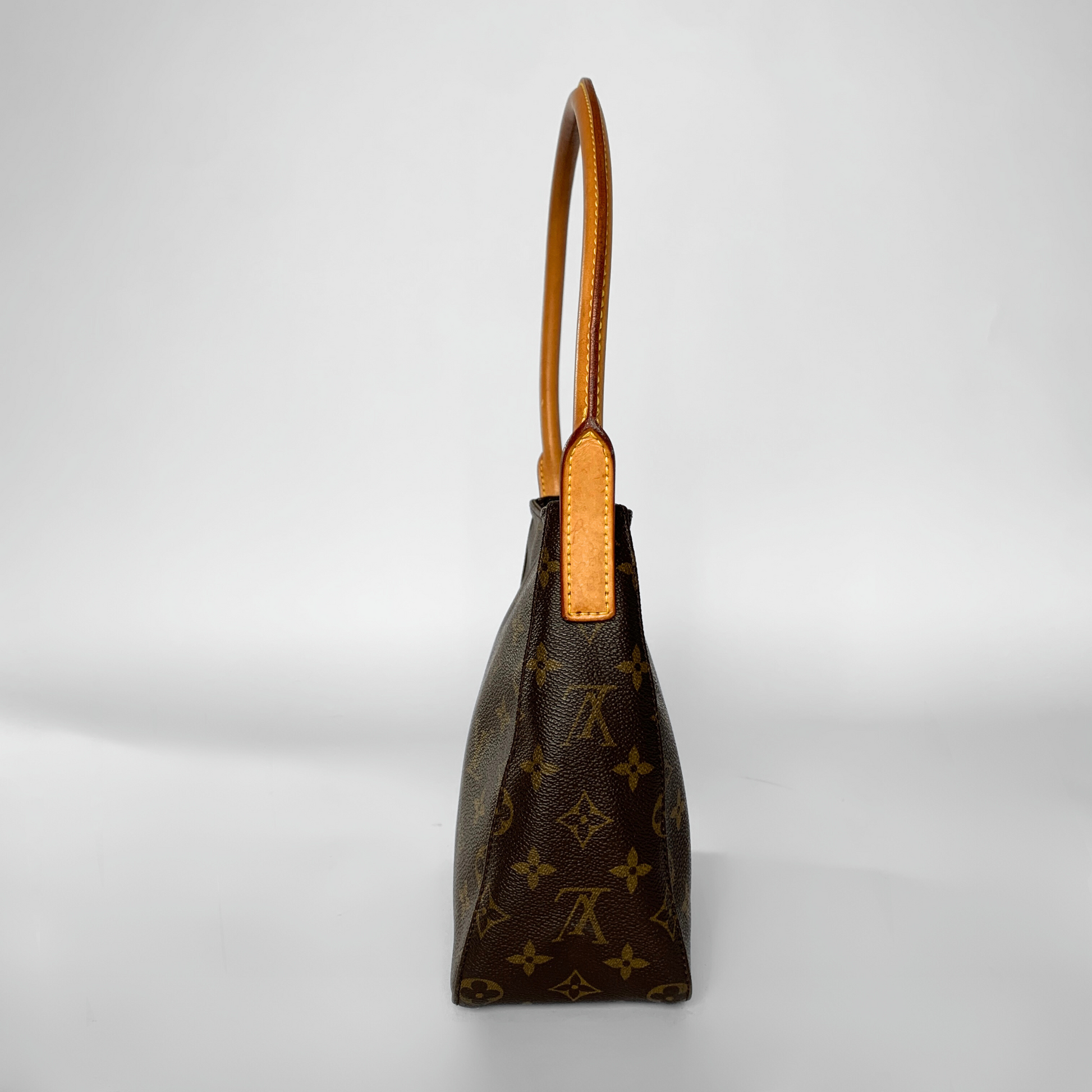 Louis Vuitton Louis Vuitton Looping MM Monogram Canvas - Shoulder bags - Etoile Luxury Vintage