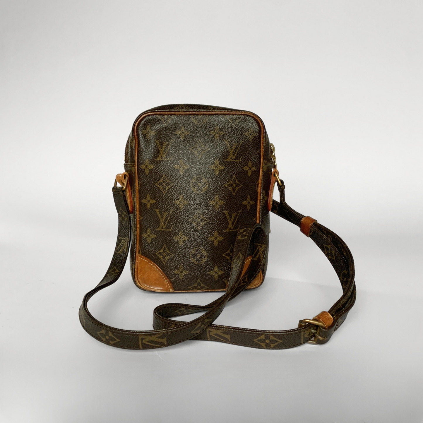 Louis Vuitton Louis Vuitton Amazon Monogram Canvas - Crossbody bags - Etoile Luxury Vintage