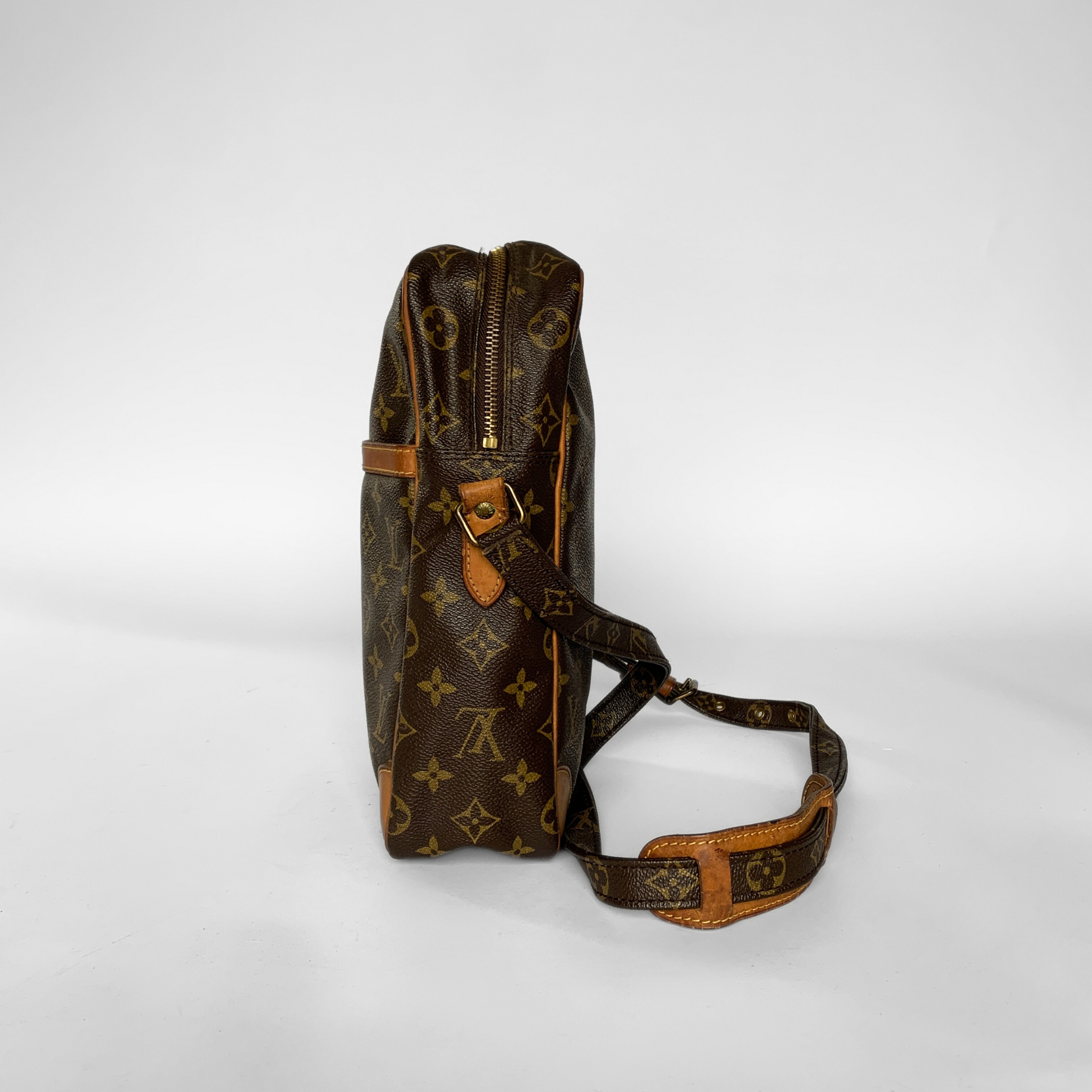 Louis Vuitton Louis Vuitton Danube GM Monogram Canvas - Crossbody bags - Etoile Luxury Vintage