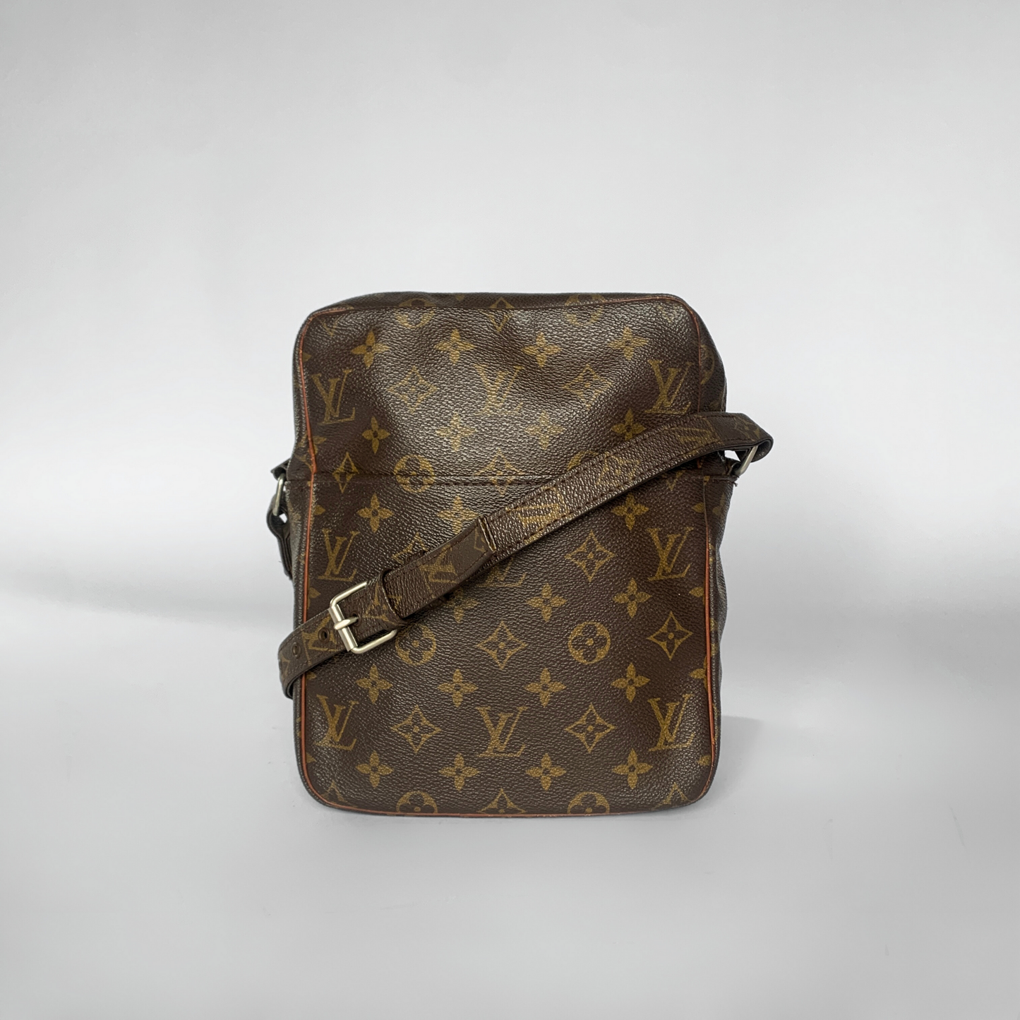 Louis Vuitton Louis Vuitton Danube Monogram Canvas - Crossbody bags - Etoile Luxury Vintage