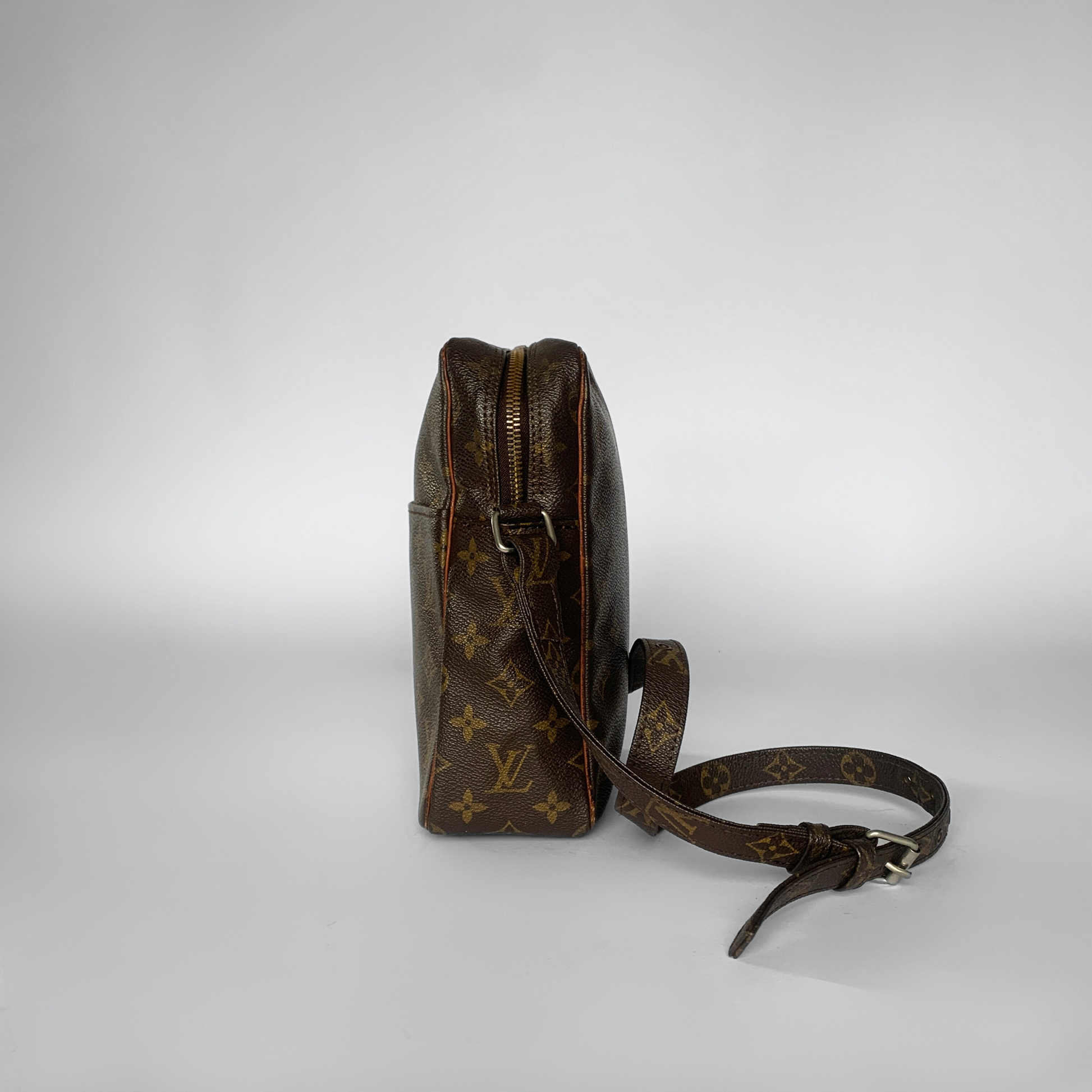 Louis Vuitton Louis Vuitton Danube Monogram Canvas - Crossbody bags - Etoile Luxury Vintage