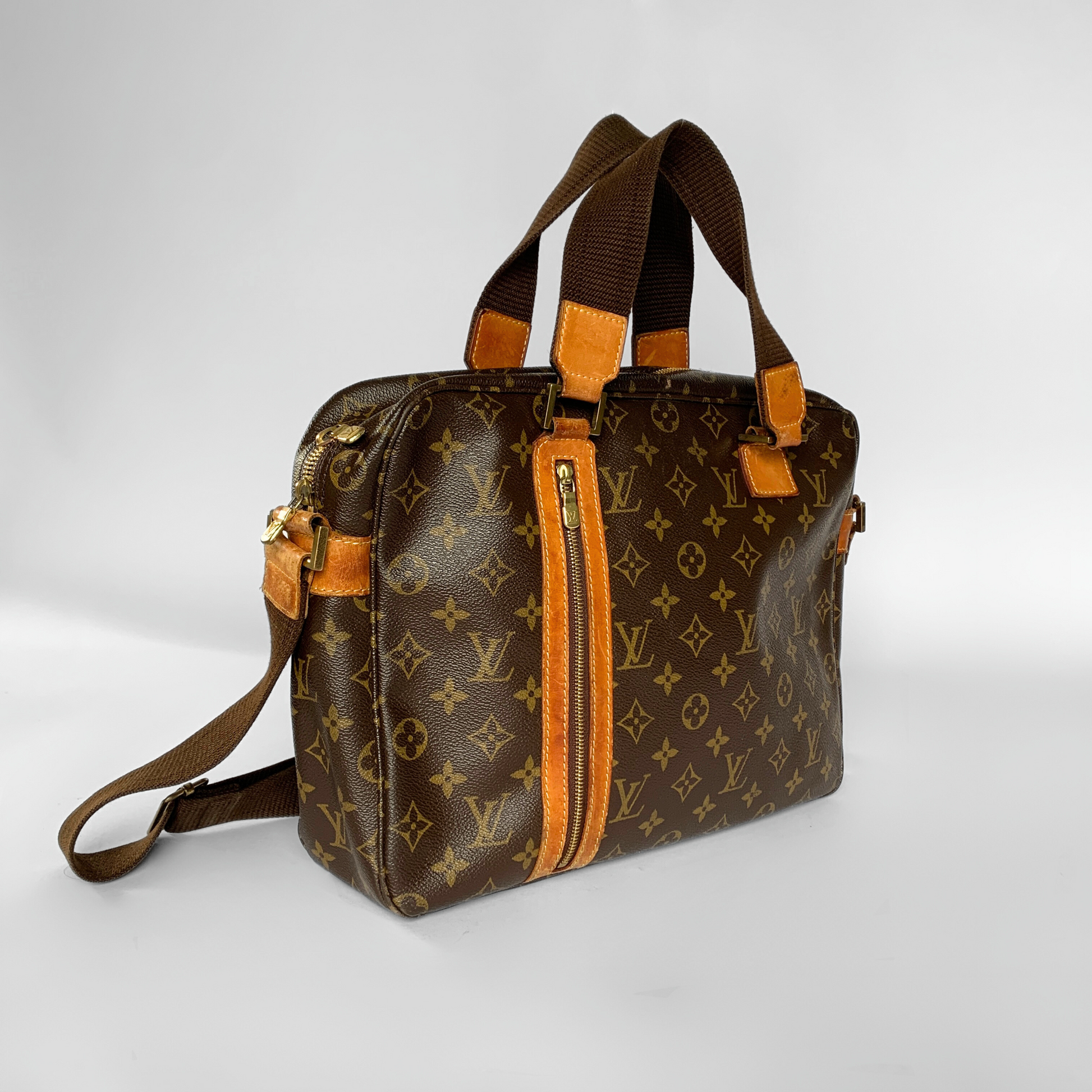 Louis Vuitton Louis Vuitton Sac Bosphore Monogram Canvas - Crossbody bags - Etoile Luxury Vintage