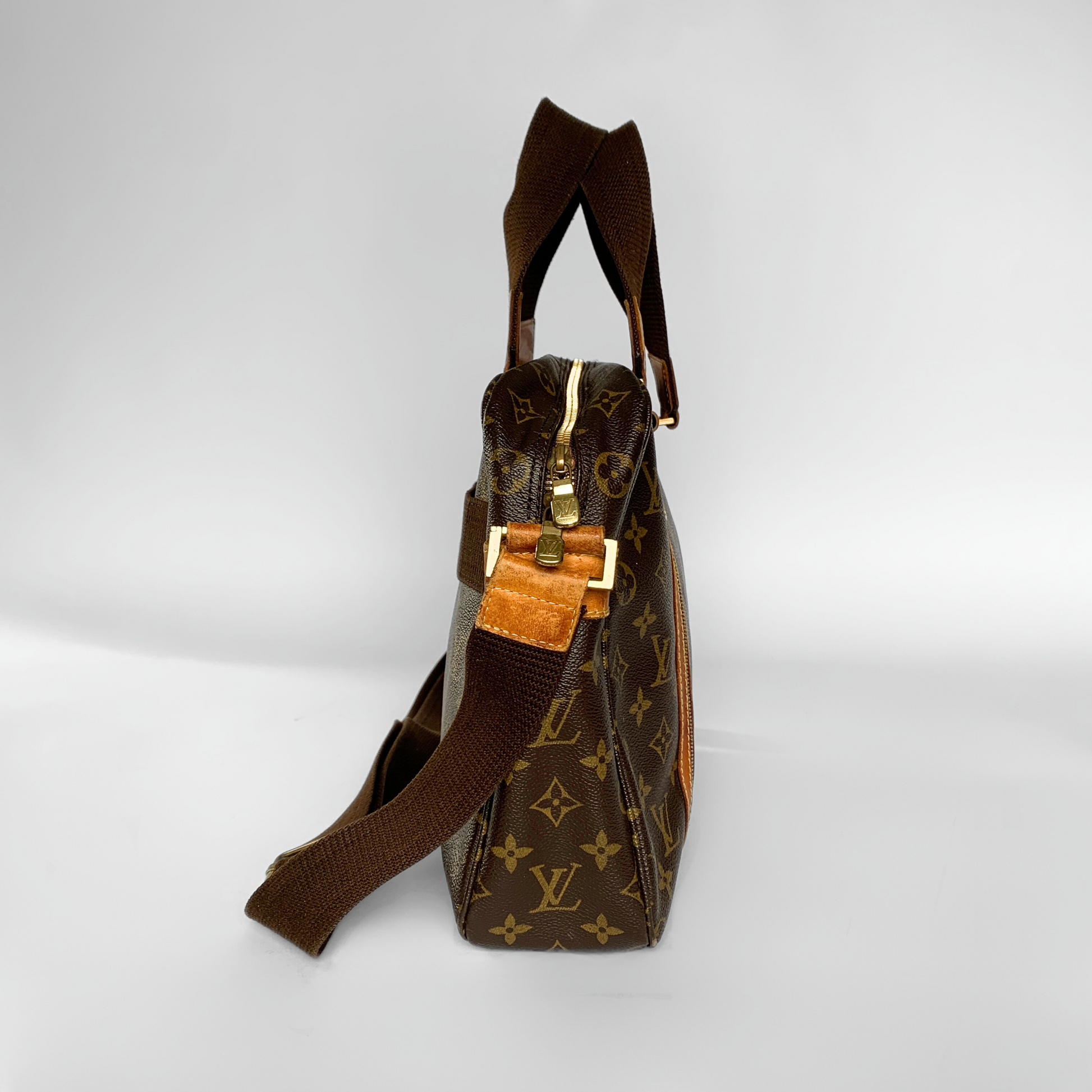 Louis Vuitton Louis Vuitton Sac Bosphore Monogram Canvas - Crossbody bags - Etoile Luxury Vintage