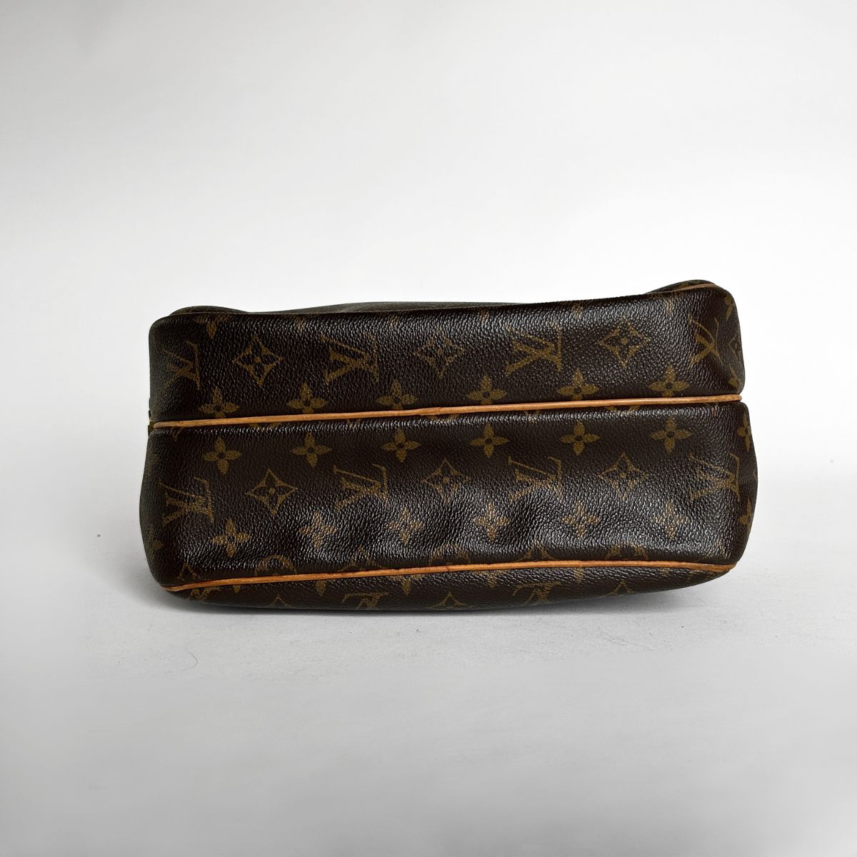 Louis Vuitton Louis Vuitton Reporter PM Monogram Canvas - Crossbody bags - Etoile Luxury Vintage