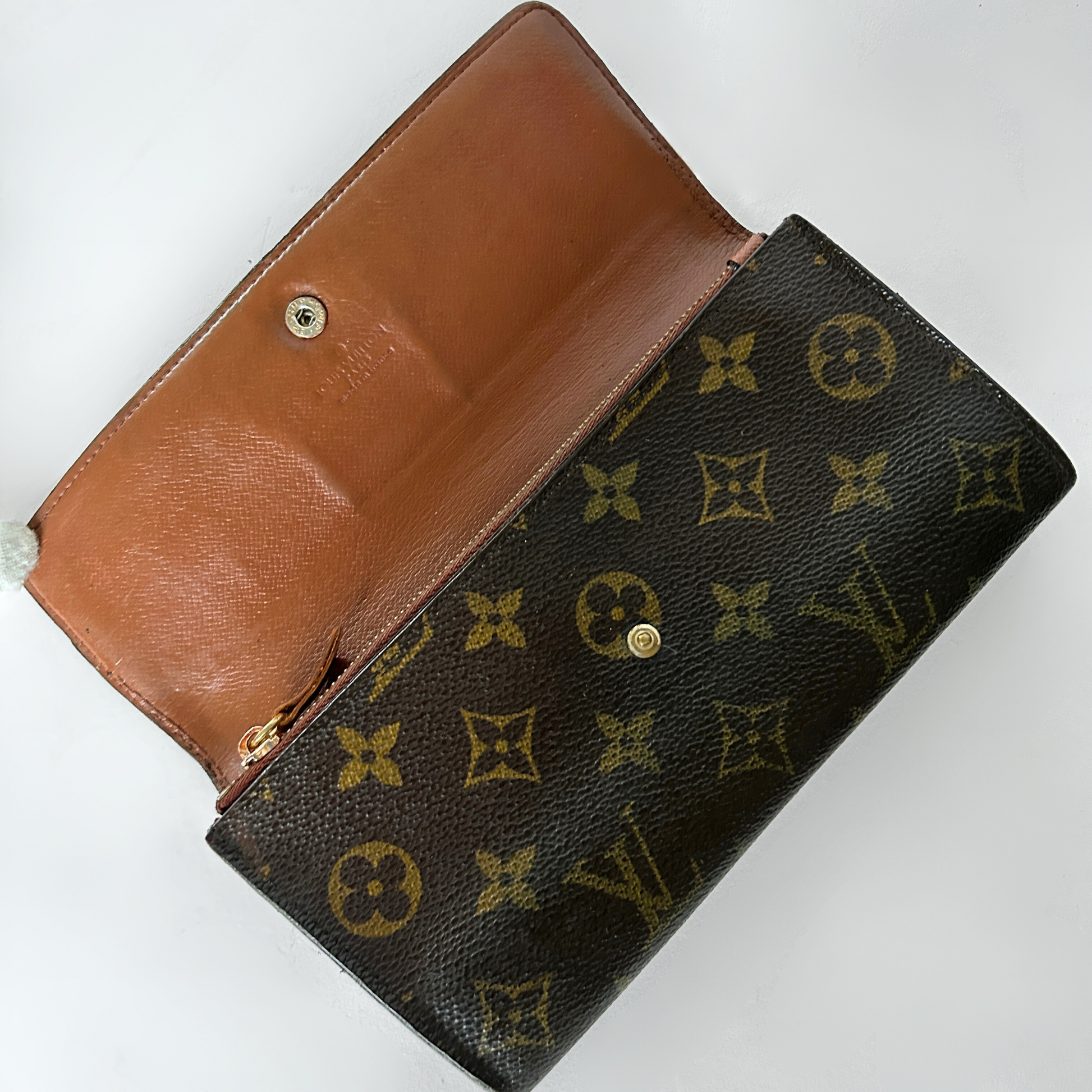 Louis Vuitton Louis Vuitton Wallet Large Monogram Canvas - Wallets - Etoile Luxury Vintage