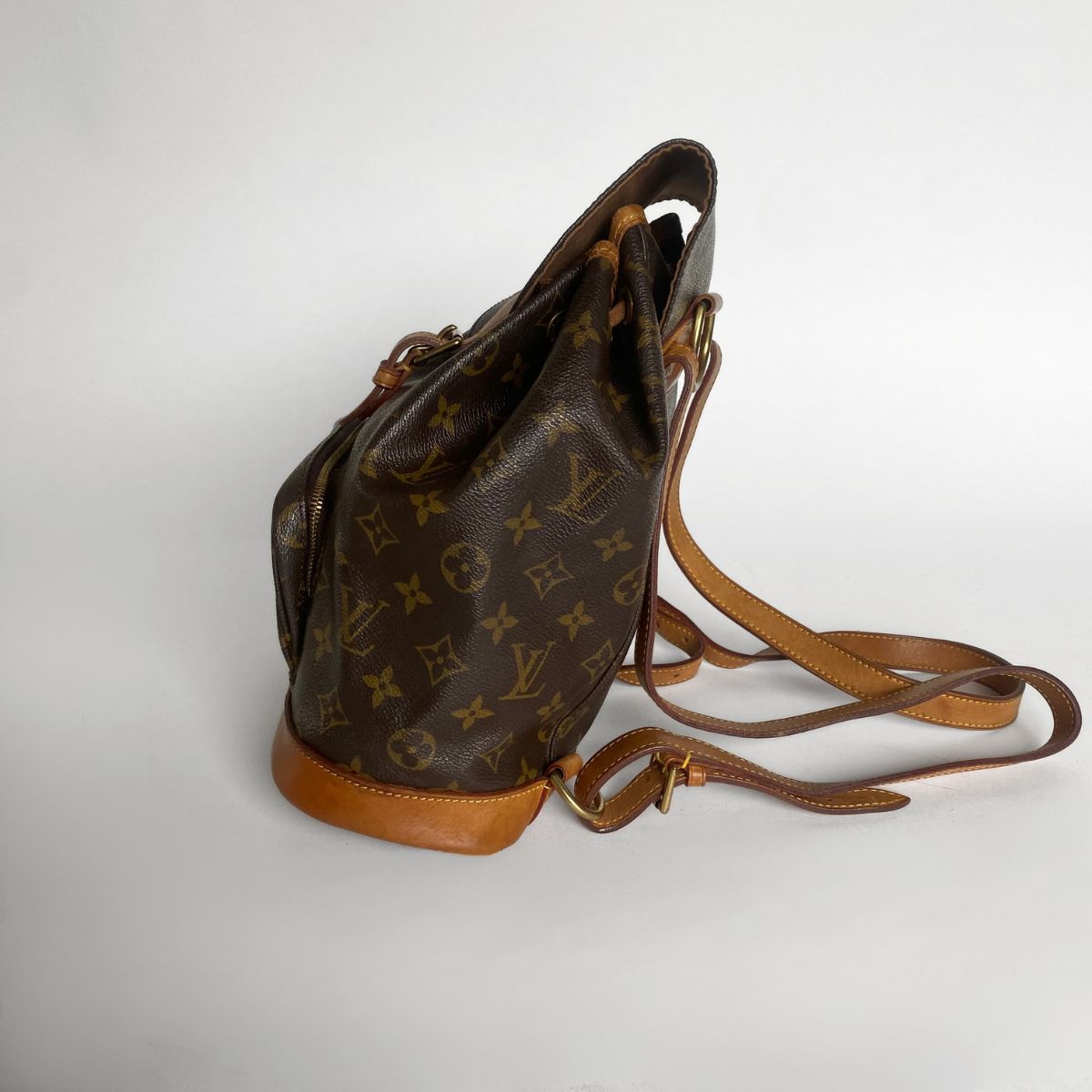 
&Eacute;toile de Saint Honor&eacute; Louis Vuitton Montsouris MM Monogram Canvas - Backpacks - Etoile Luxury Vintage