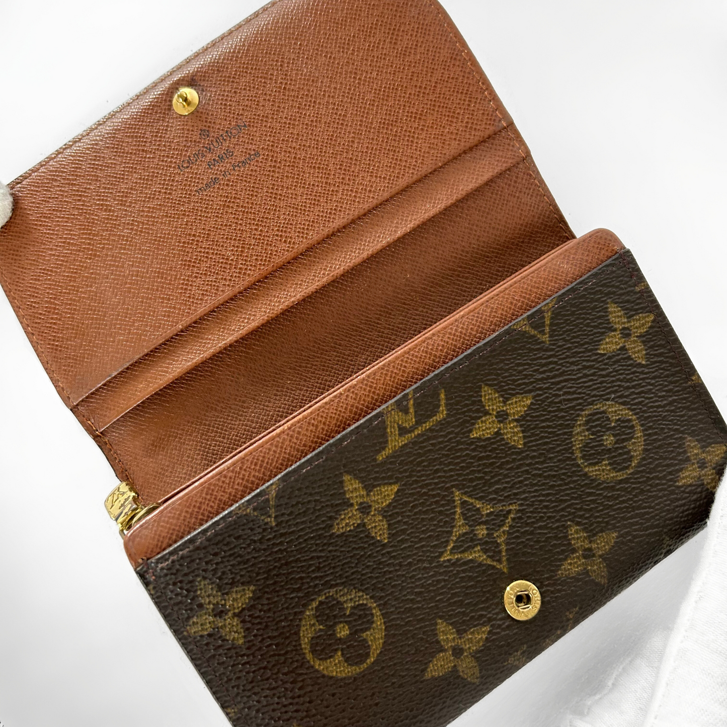 Louis Vuitton Louis Vuitton Wallet Medium Monogram Canvas - Wallets - Etoile Luxury Vintage