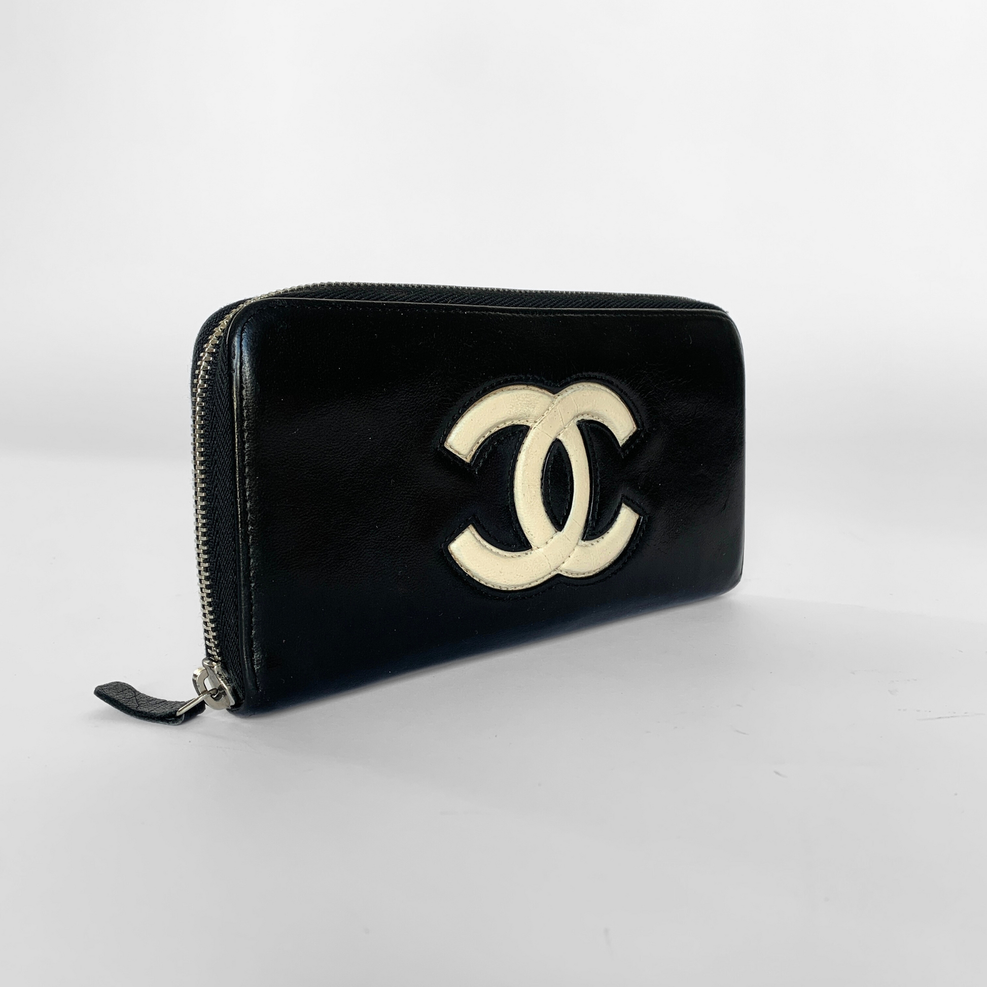 Chanel Chanel Zipper Wallet Lambskin Leather - Wallets - Etoile Luxury Vintage