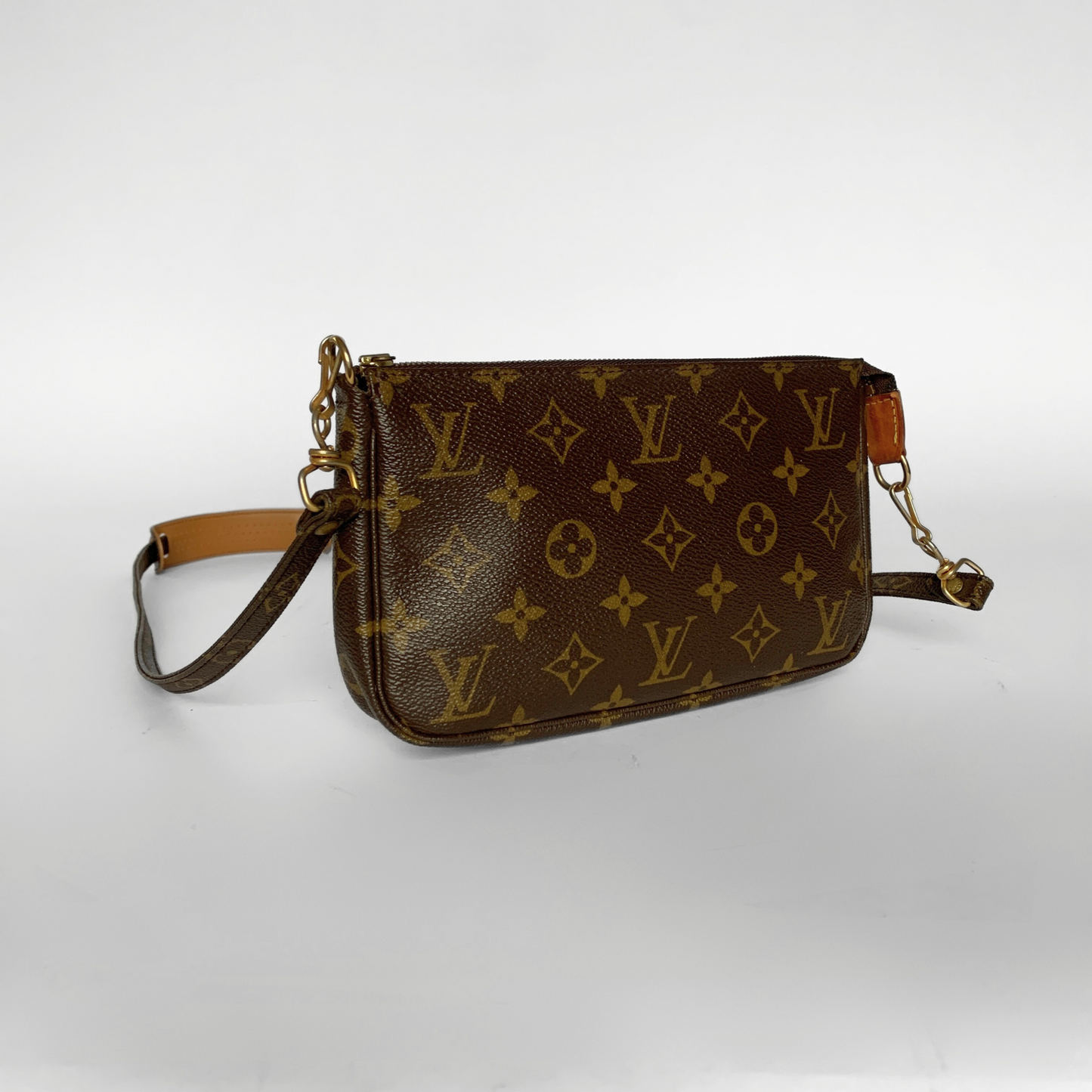 Louis Vuitton Louis Vuitton Pochette Monogram Canvas - Crossbody bags - Etoile Luxury Vintage