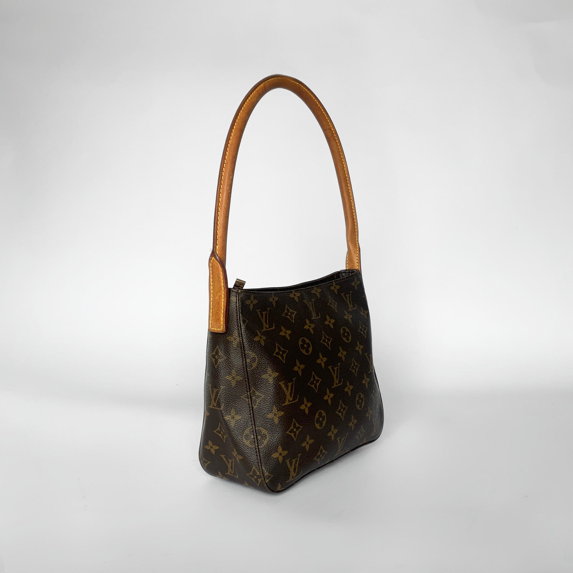 Louis Vuitton Louis Vuitton Looping MM Monogram Canvas - Shoulder Bags - Etoile Luxury Vintage