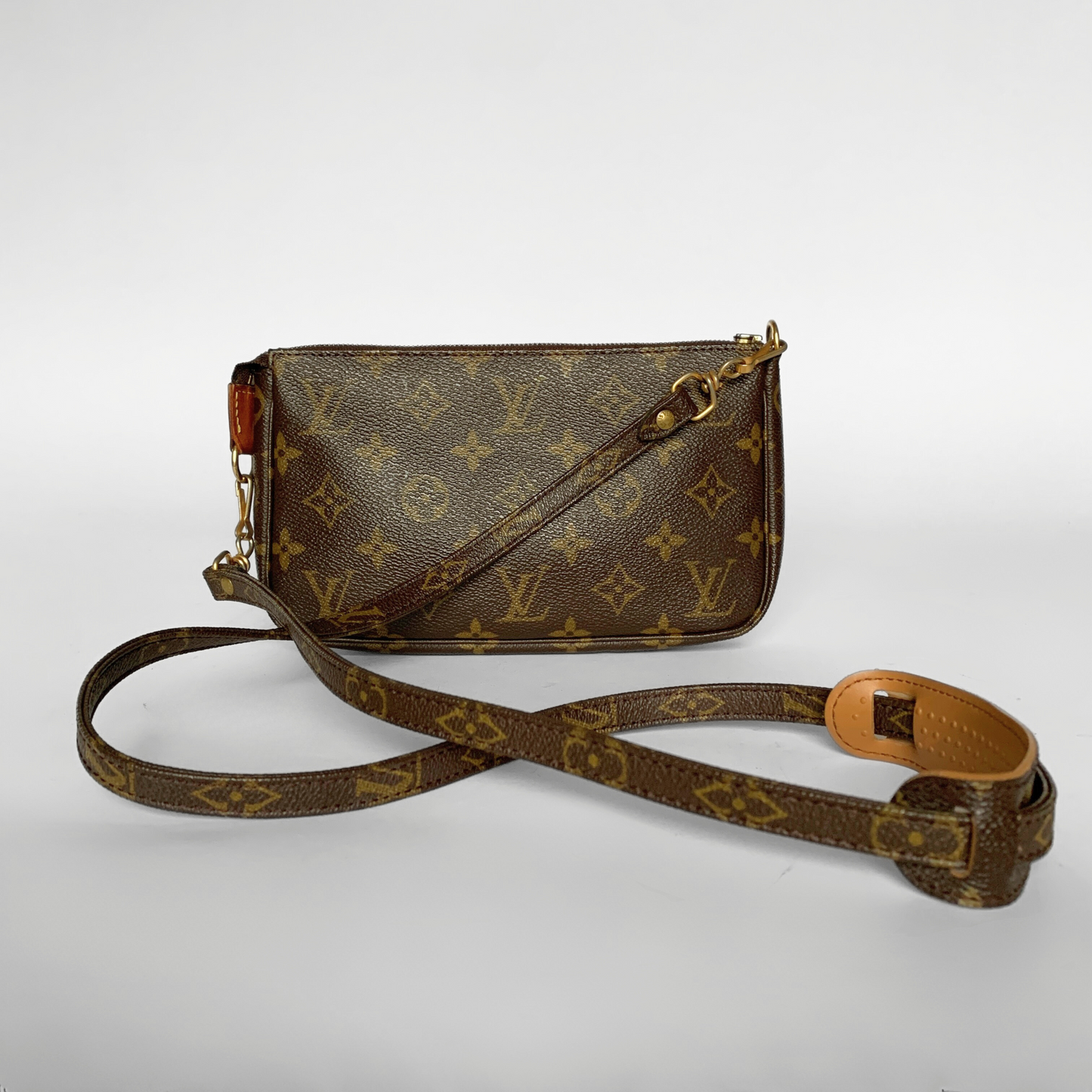 Louis Vuitton Louis Vuitton Pochette Monogram Canvas - Crossbody bags - Etoile Luxury Vintage