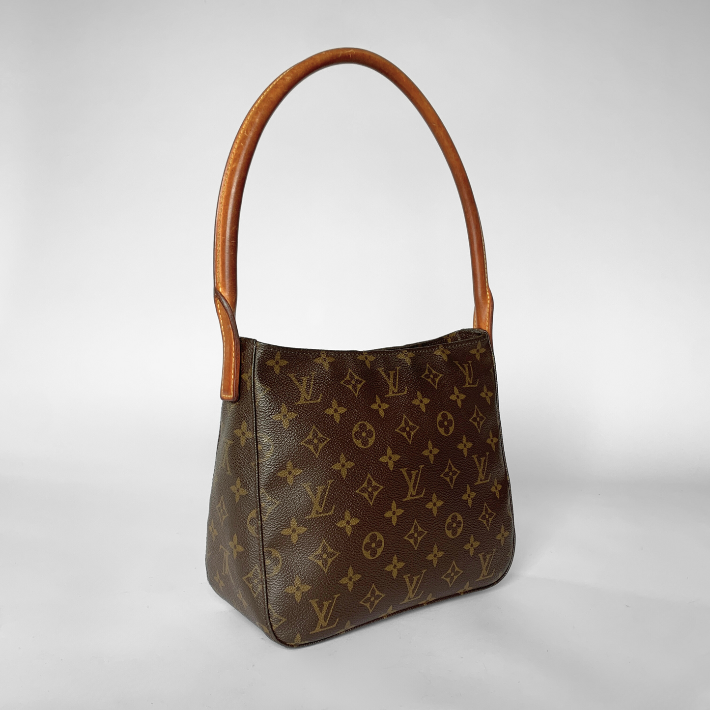 Louis Vuitton Louis Vuitton Looping MM Monogram Canvas - Shoulder bags - Etoile Luxury Vintage