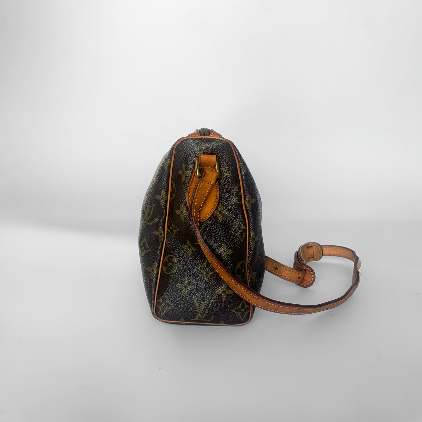 Louis Vuitton Louis Vuitton Crossbody Monogram Canvas - Crossbody bags - Etoile Luxury Vintage