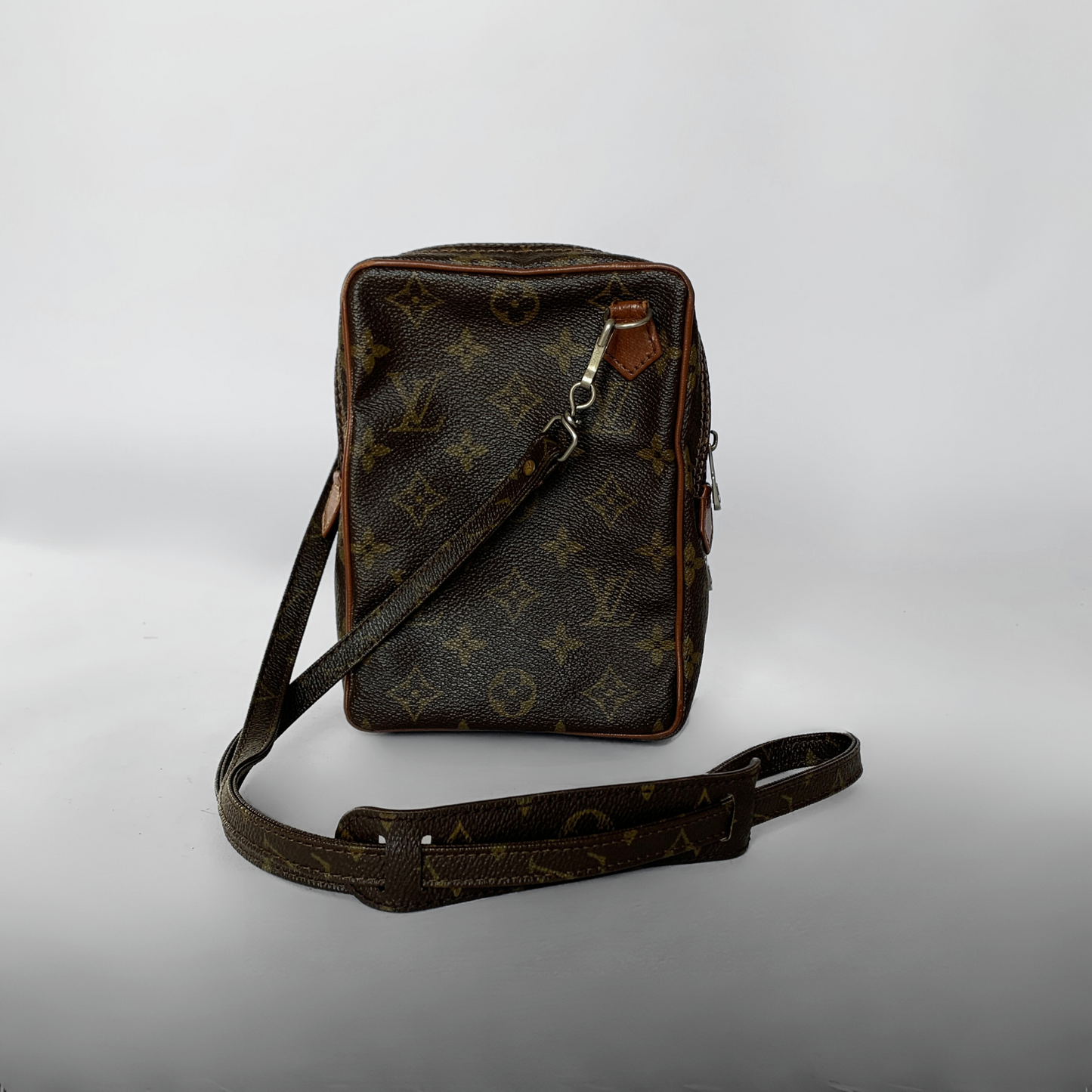 Louis Vuitton Louis Vuitton Amazon Vintage Monogram Canvas - Crossbody bags - Etoile Luxury Vintage