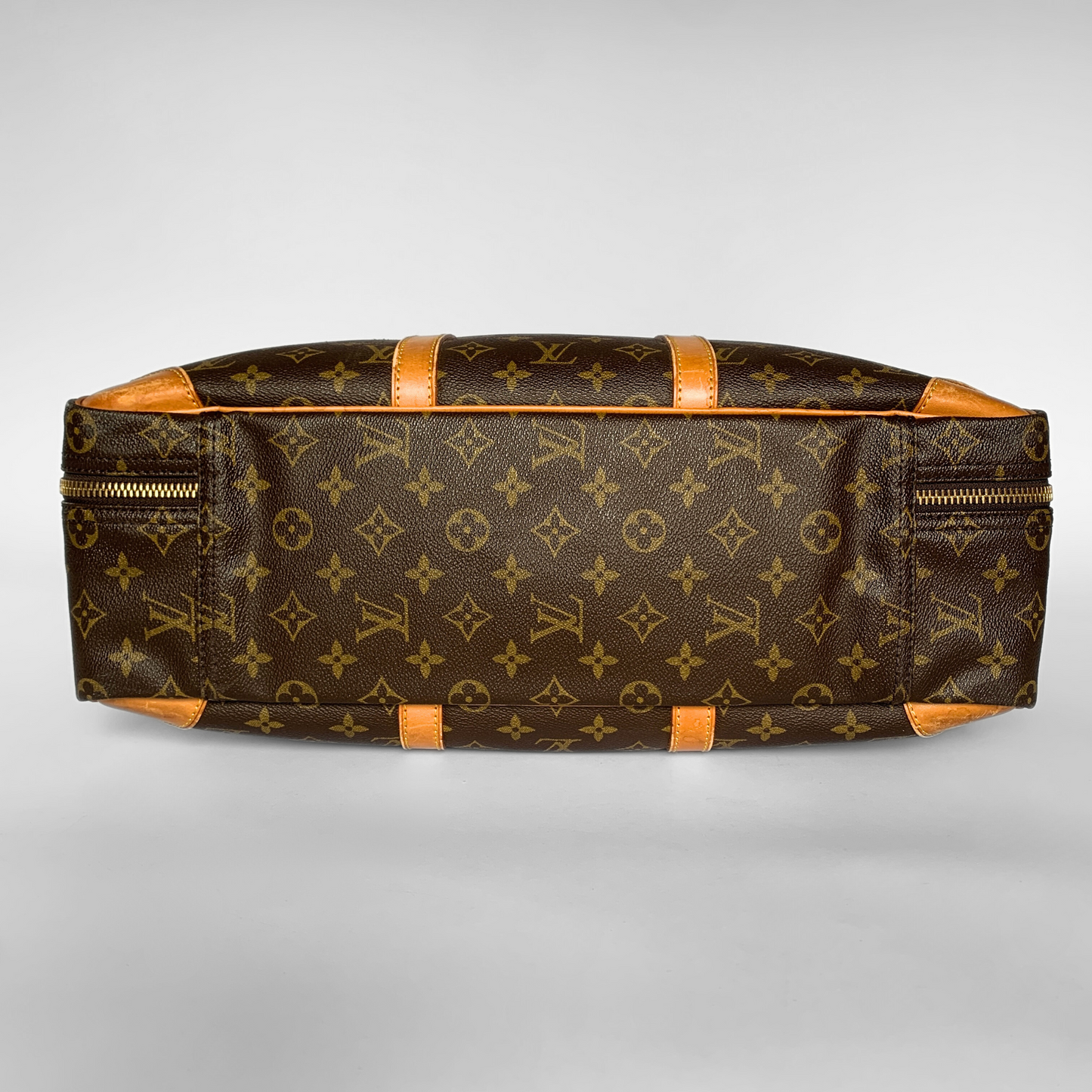 Louis Vuitton Louis Vuitton Sirius 45 Monogram Canvas - Travel bags - Etoile Luxury Vintage