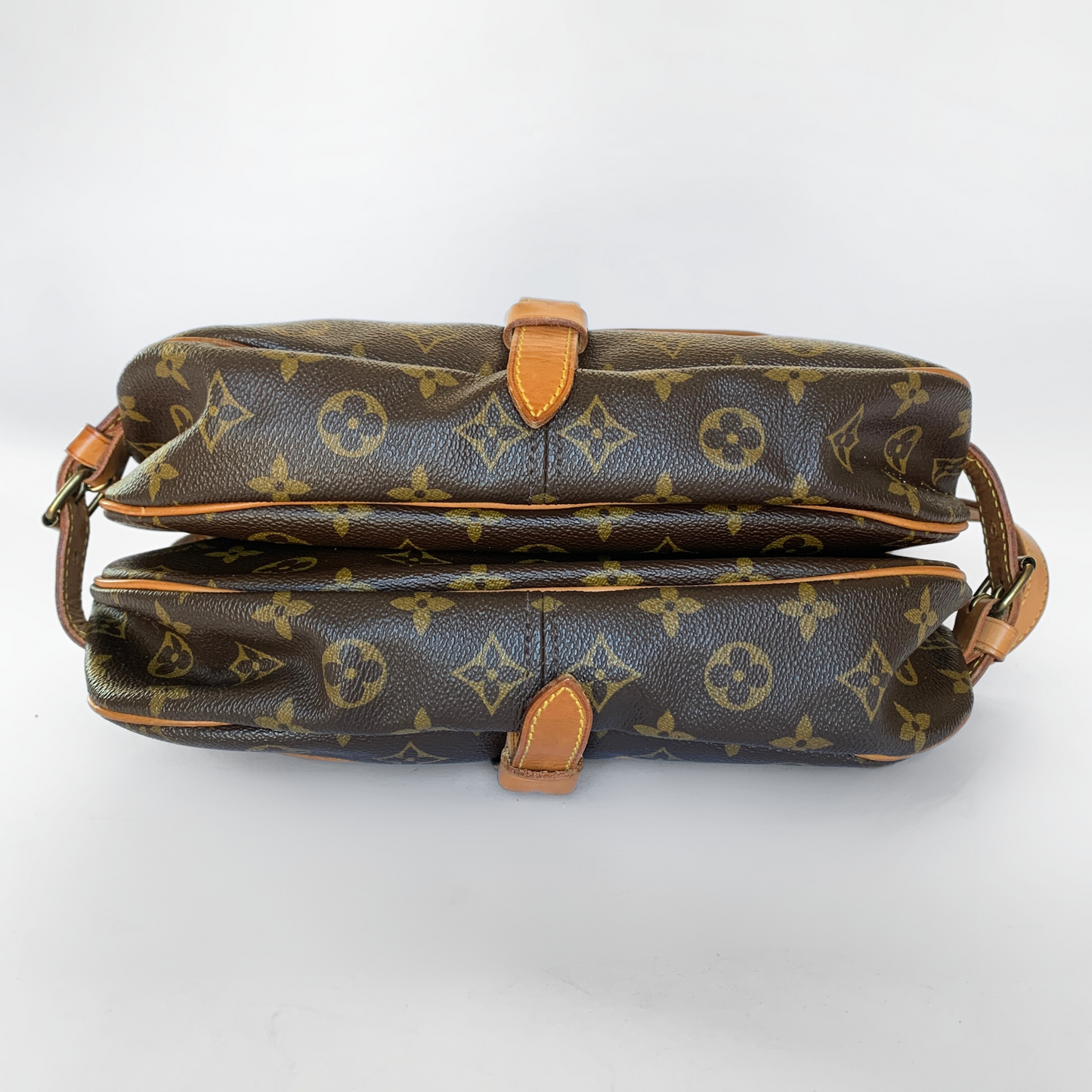 Louis Vuitton Louis Vuitton Saumur 30 Monogram Canvas - Crossbody bags - Etoile Luxury Vintage