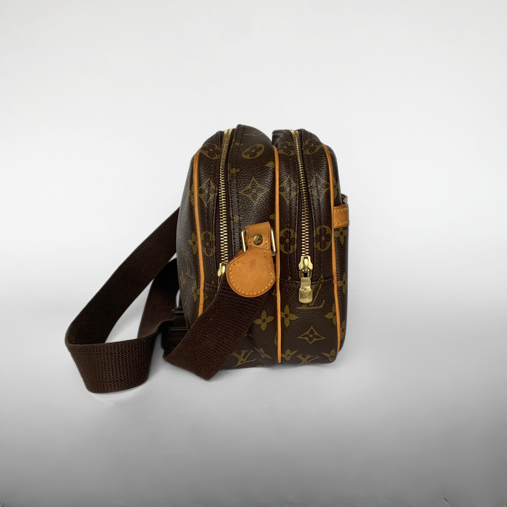 Louis Vuitton Louis Vuitton Reporter PM Monogram Canvas - Crossbody bags - Etoile Luxury Vintage