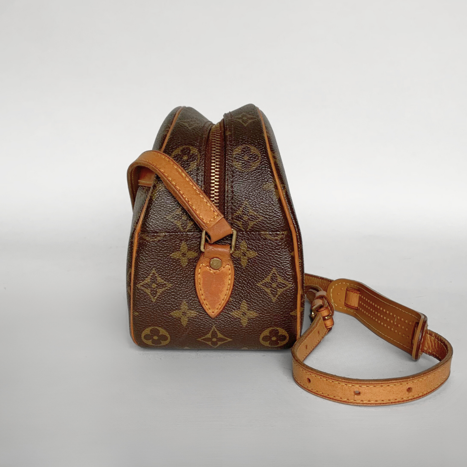 Louis Vuitton Louis Vuitton Blois Toile Monogram Canvas - Crossbody bags - Etoile Luxury Vintage