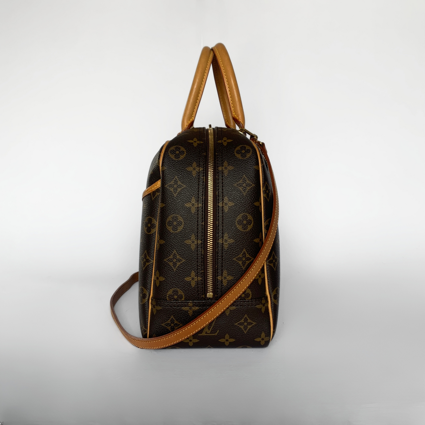 Louis Vuitton Louis Vuitton Deauville Monogram Canvas - Crossbody bags - Etoile Luxury Vintage