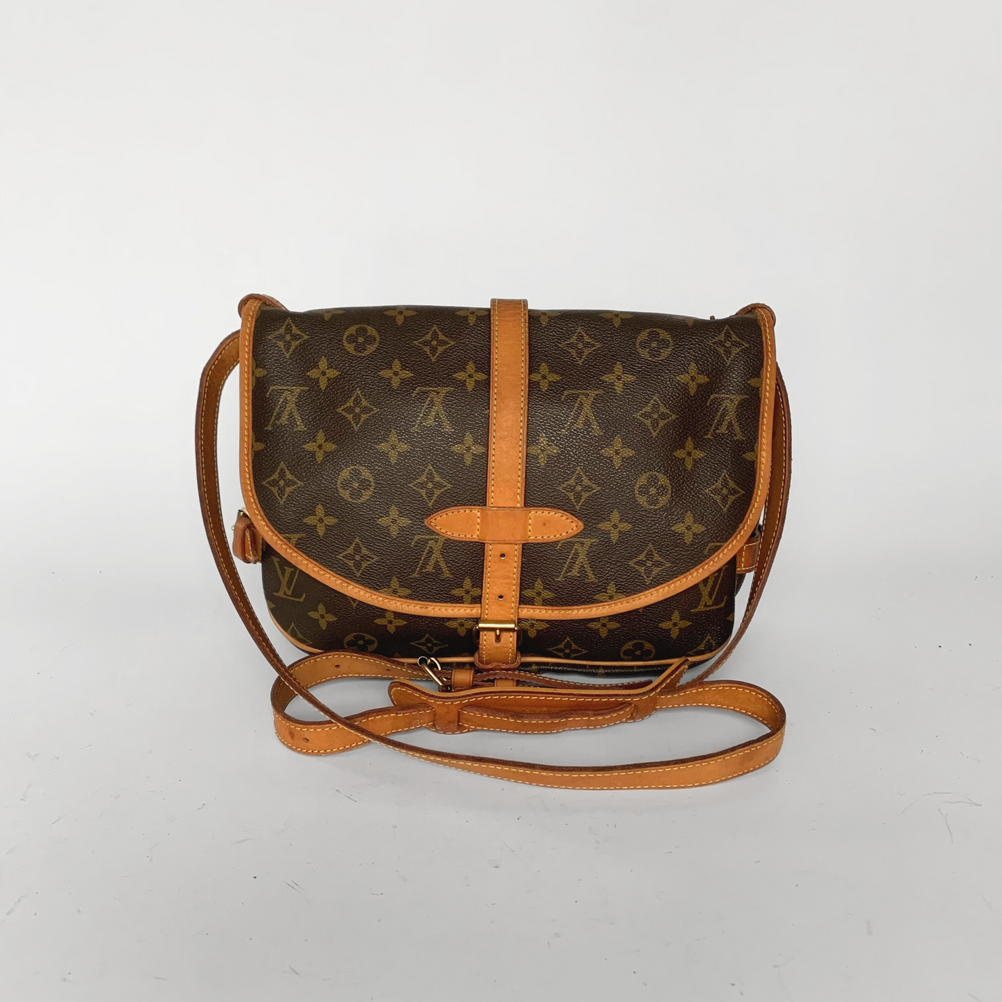 Louis Vuitton Louis Vuitton Saumur 30 Monogram Canvas - Crossbody bags - Etoile Luxury Vintage