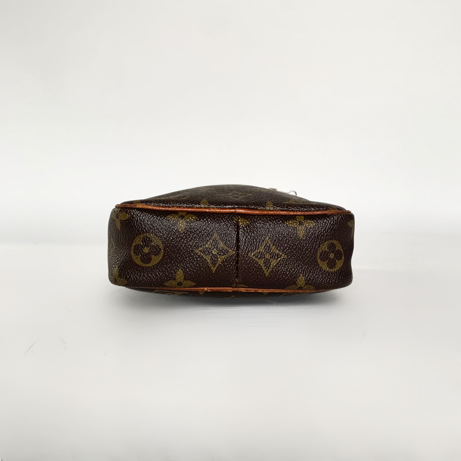 Louis Vuitton Louis Vuitton Danube Monogram Canvas - Crossbody bags - Etoile Luxury Vintage