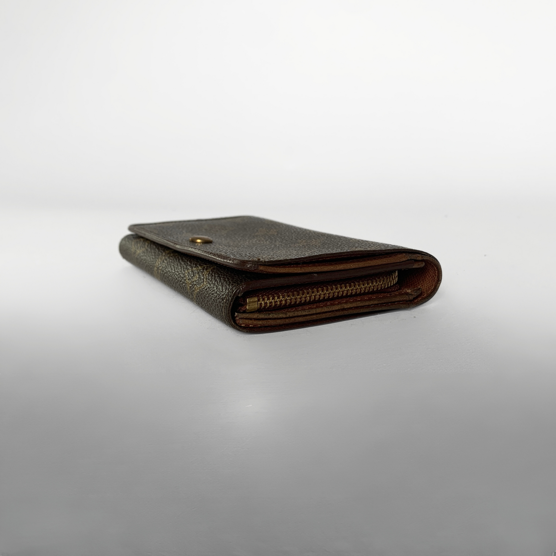 Louis Vuitton Louis Vuitton Wallet Medium Monogram Canvas - Wallets - Etoile Luxury Vintage