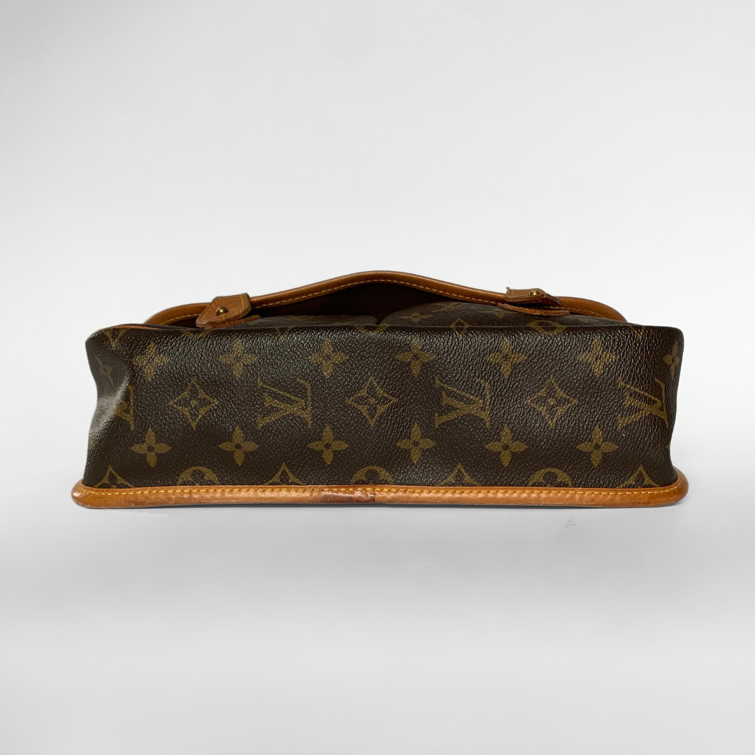 Louis Vuitton Louis Vuitton Gibeci&egrave;re Monogram Canvas - Crossbody bags - Etoile Luxury Vintage