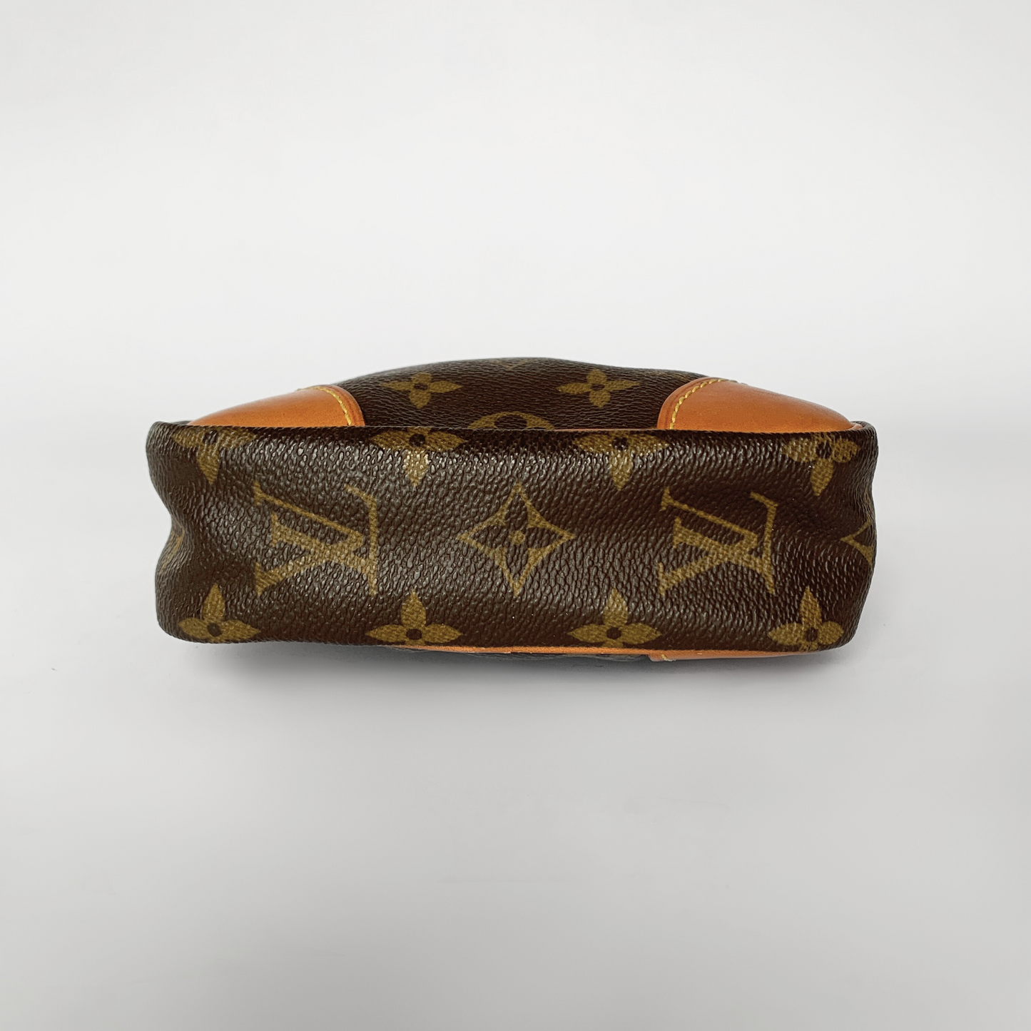 Louis Vuitton Louis Vuitton Danube Monogram Canvas - Crossbody bags - Etoile Luxury Vintage