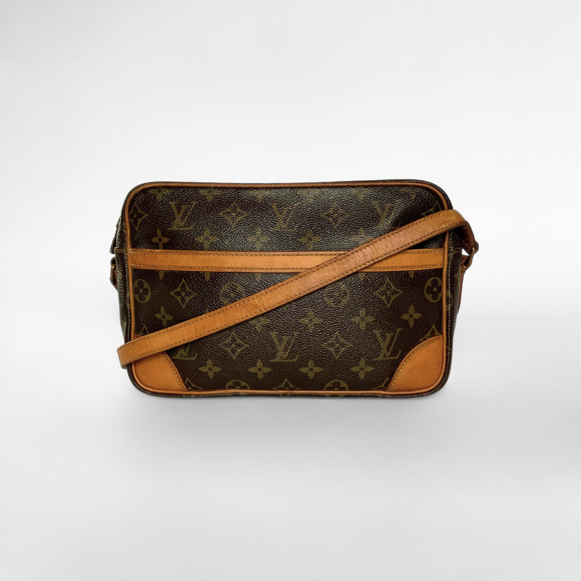 Louis Vuitton Louis Vuitton Trocadero Monogram Canvas - Crossbody bags - Etoile Luxury Vintage