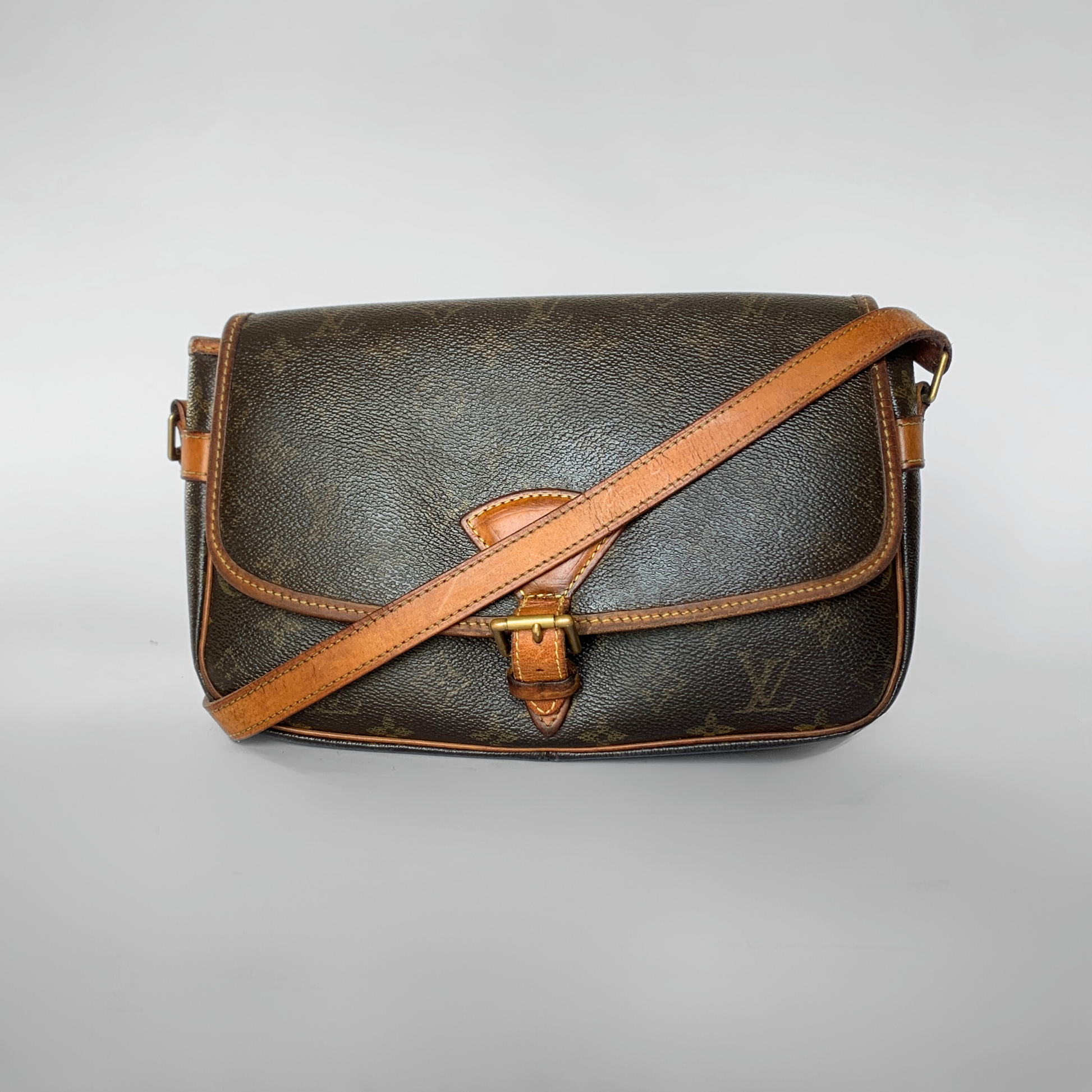 Louis Vuitton Louis Vuitton Sologne Monogram Canvas - Crossbody bags - Etoile Luxury Vintage