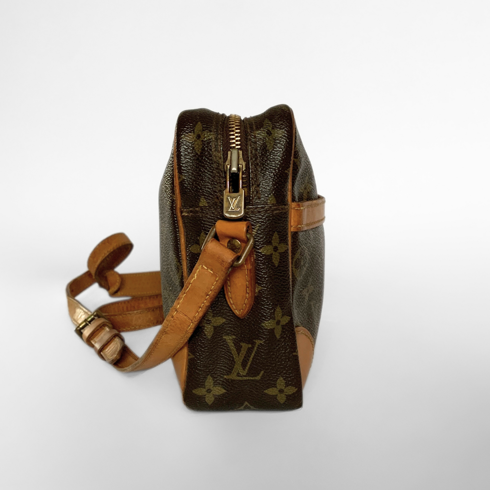 Louis Vuitton Louis Vuitton Trocadero Monogram Canvas - Crossbody bags - Etoile Luxury Vintage